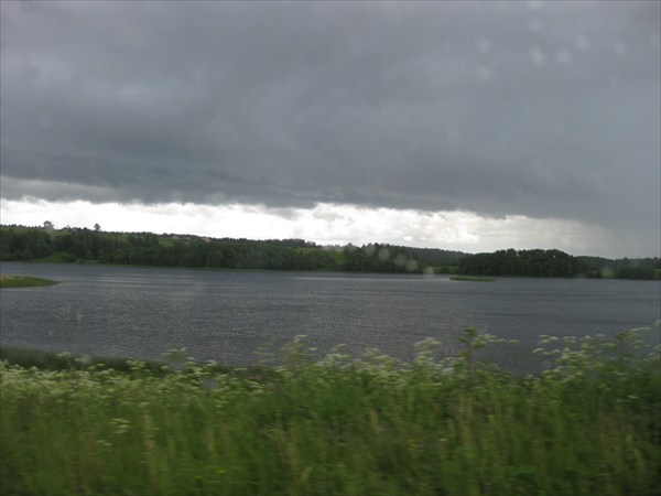Непогода над озером